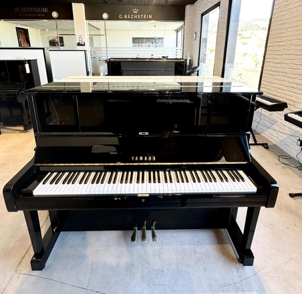 Yamaha U1X