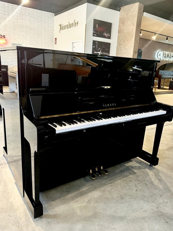 Yamaha U1A