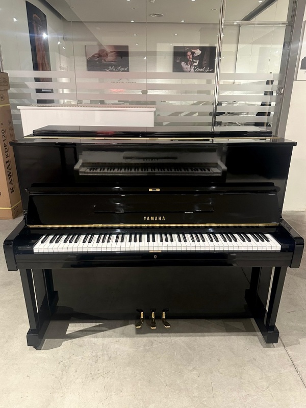 Yamaha U1