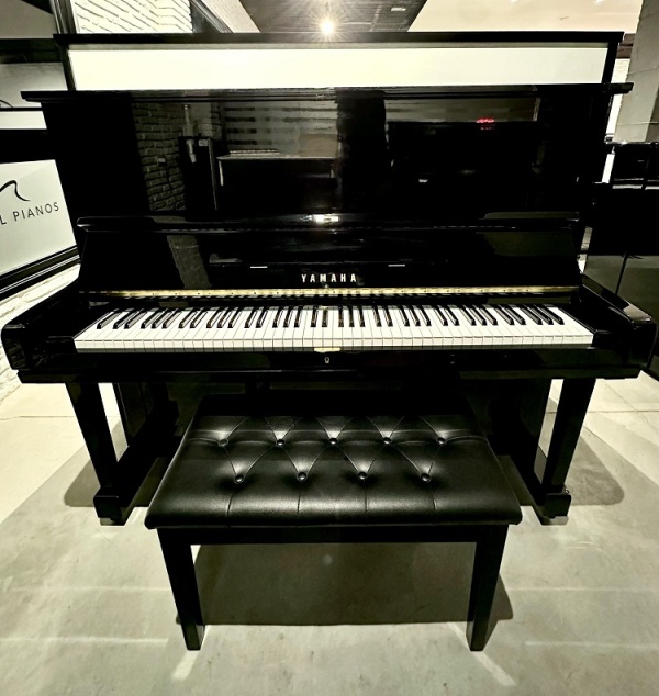 Yamaha U3